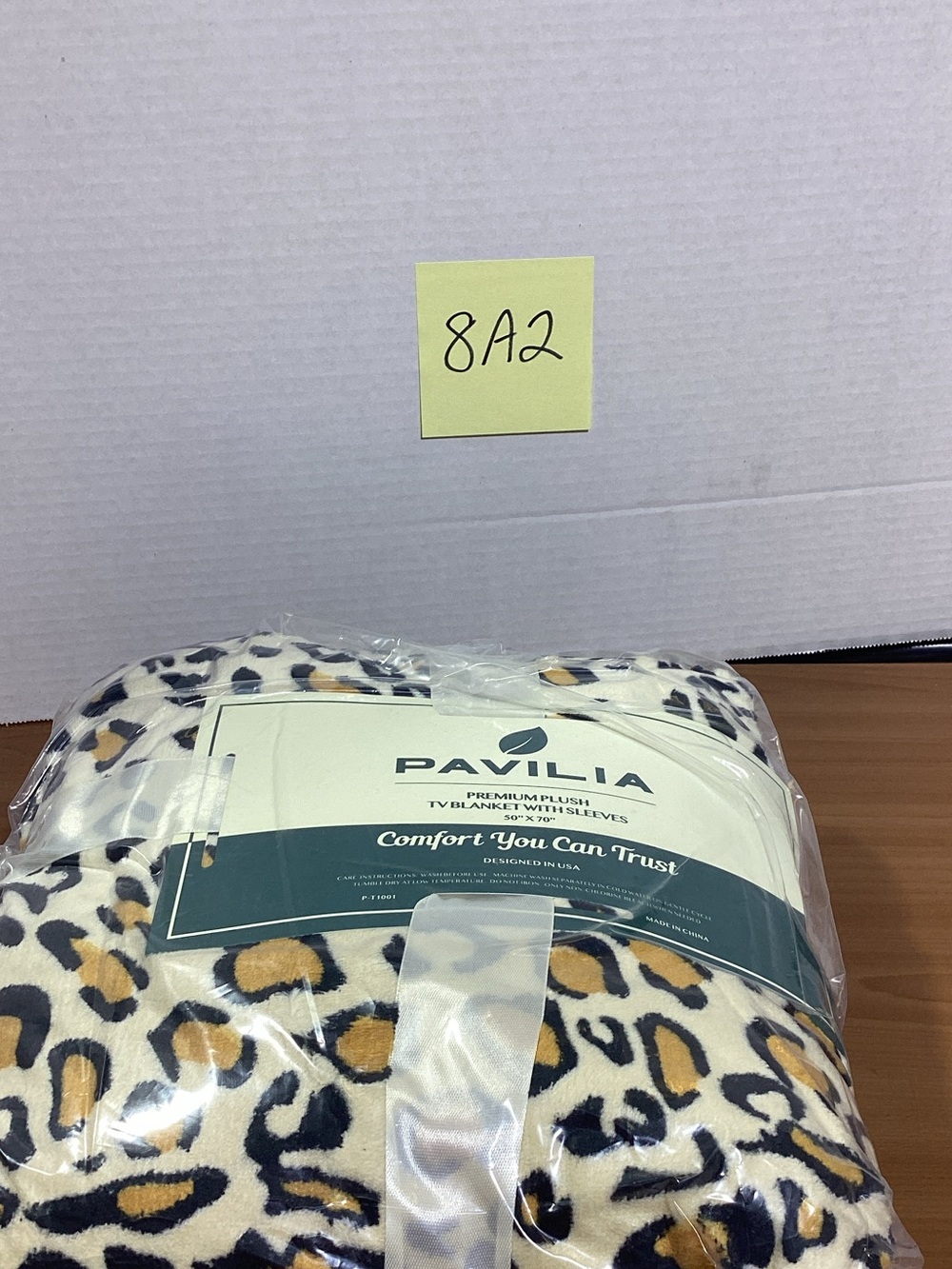Pavilion blanket with sleeves